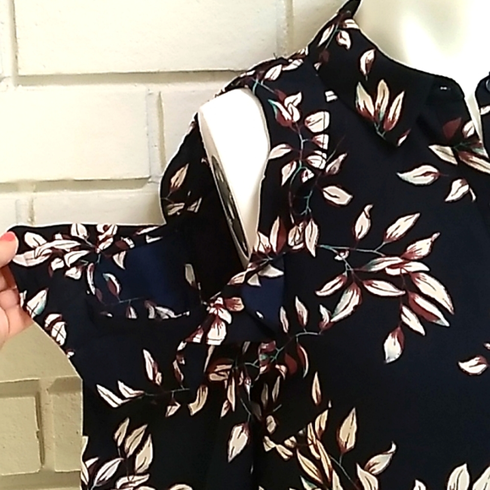 Collective Concepts Navy Ruffled Cold Shoulder Button Up Dress. Size Small - Picture 2 of 11